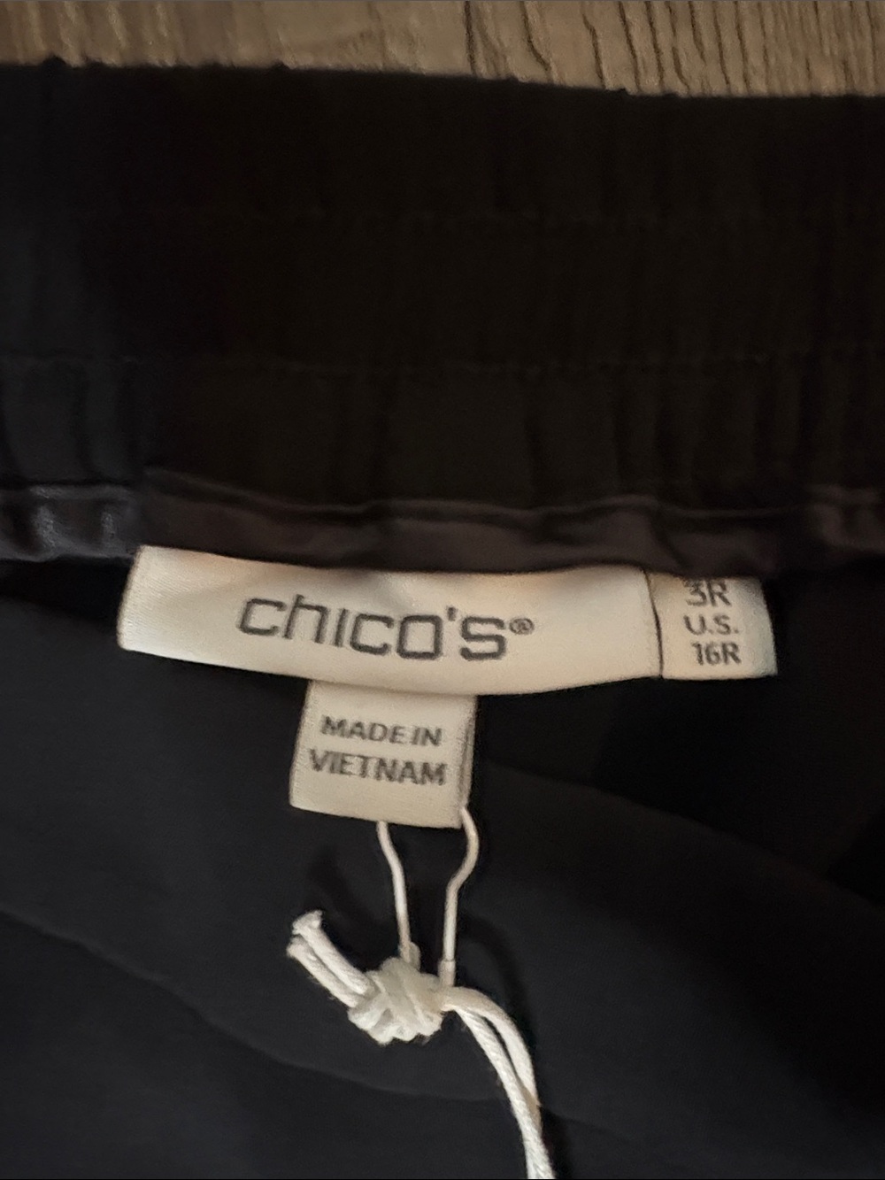 Chico's Black Wide-Leg Cropped Pull-On Pants - Picture 2 of 6